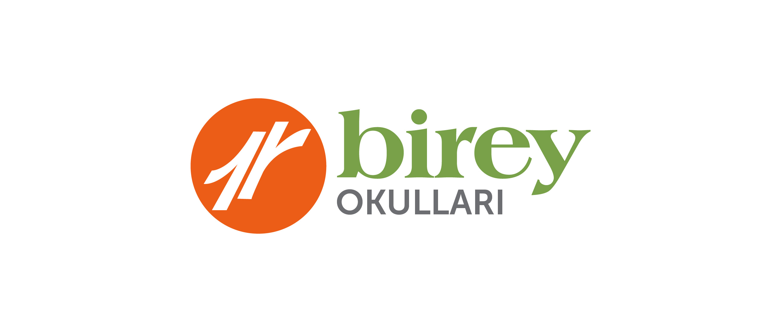 Okul kıyafetli öğrenci.