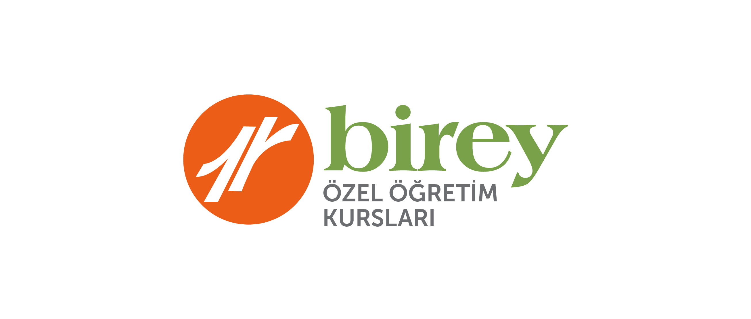 Kitaplarını taşıyan öğrenci.